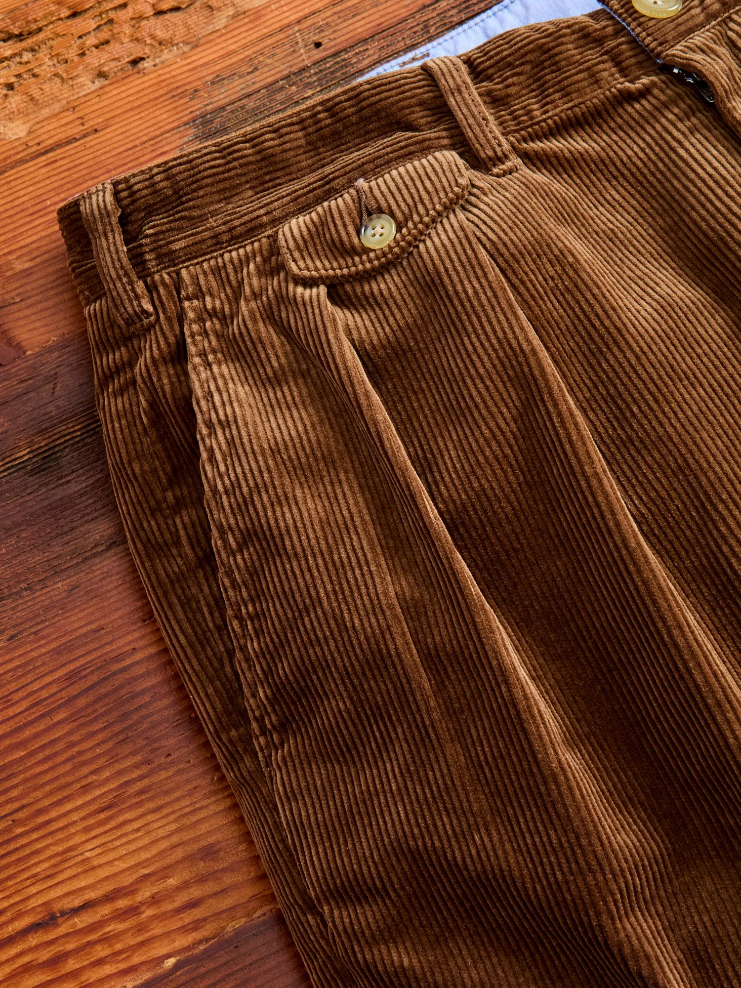 2-Pleat Corduroy Trousers in Golden Brown