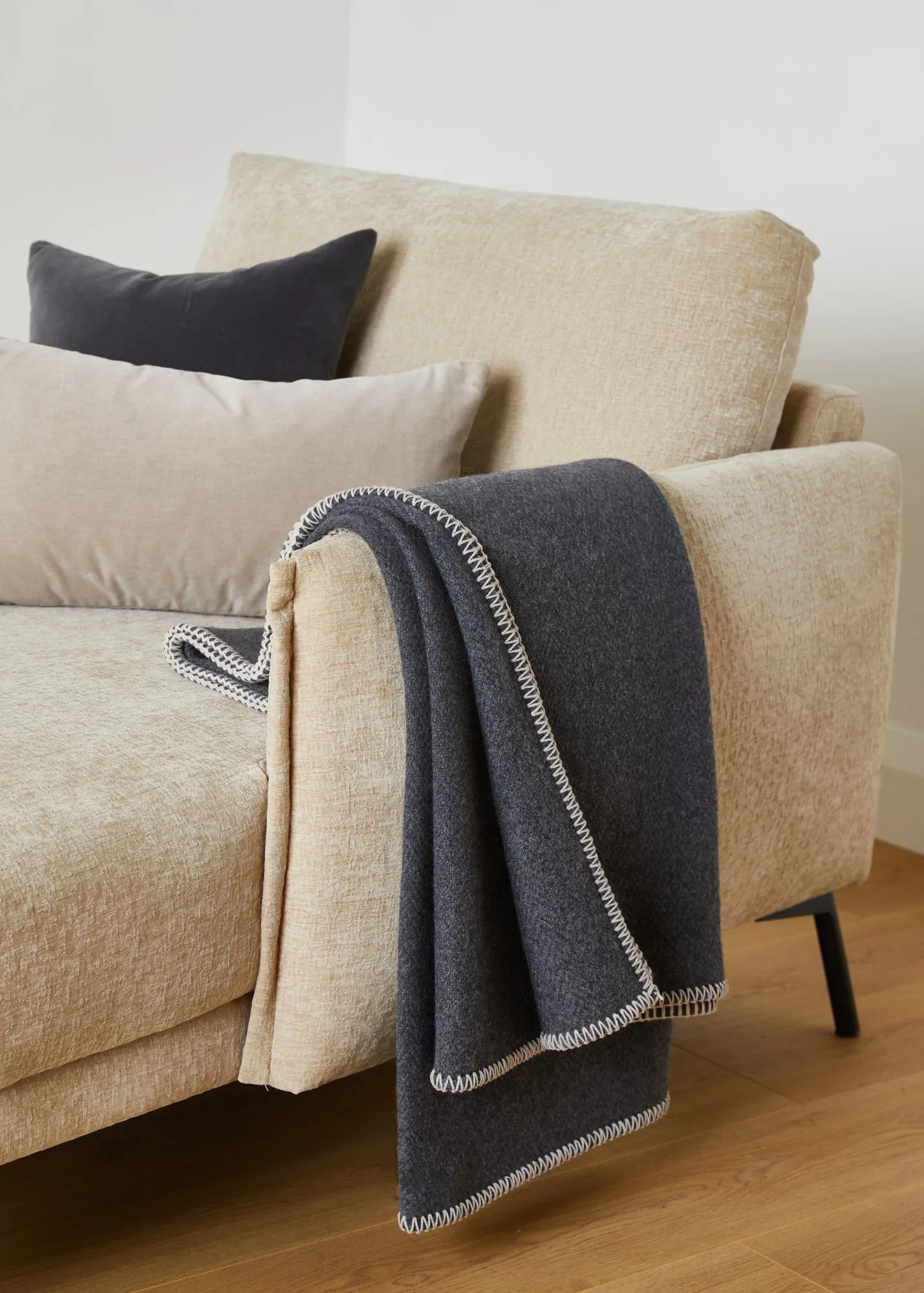 Foxford Oatmeal Blanket Stitch Cashmere Blend Throw